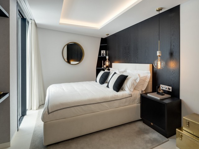 5 Bedrooms Villa in Benahavís