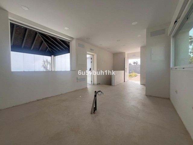 Commercial in Elviria