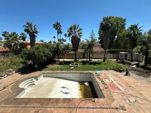 7 Soveroms Villa i Nueva Andalucía