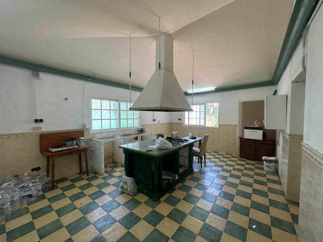 7 Soveroms Villa i Nueva Andalucía