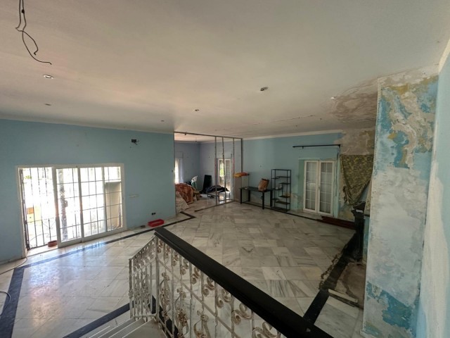 7 Soveroms Villa i Nueva Andalucía