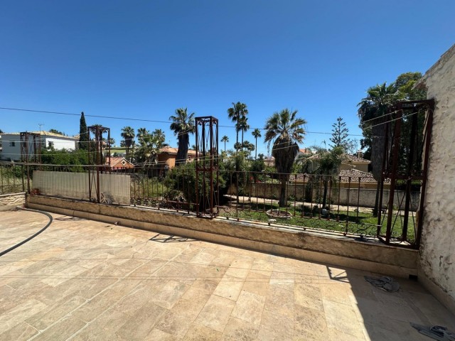 7 Soveroms Villa i Nueva Andalucía