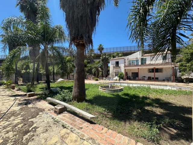 7 Soveroms Villa i Nueva Andalucía