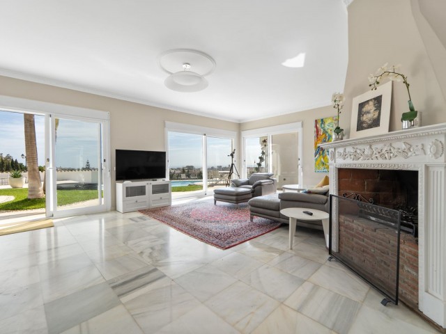 4 Bedrooms Villa in Sierrezuela