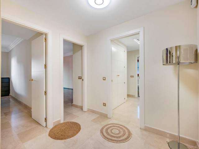 3 Bedrooms Apartment in Benahavís