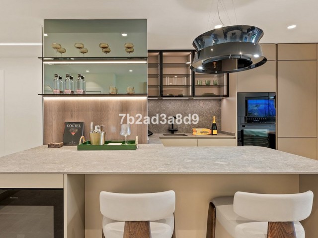 Apartamento con 3 Dormitorios  en New Golden Mile