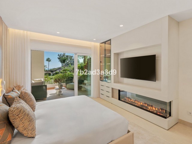 Apartamento con 3 Dormitorios  en New Golden Mile