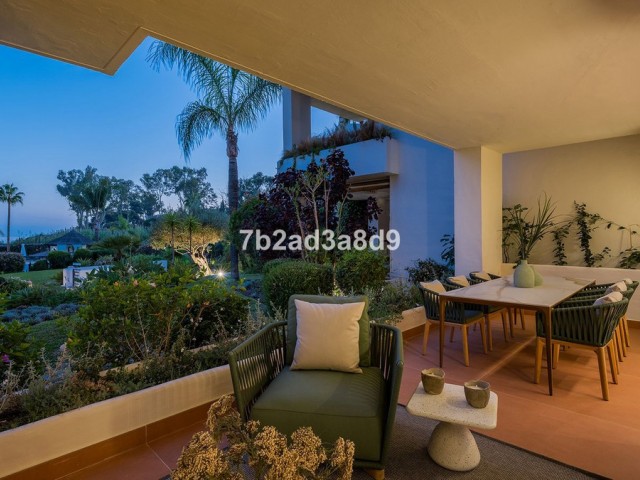 Apartamento con 3 Dormitorios  en New Golden Mile