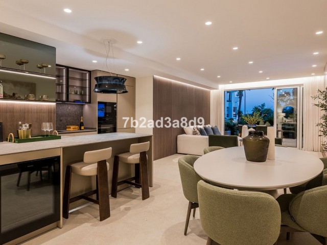 Apartamento con 3 Dormitorios  en New Golden Mile