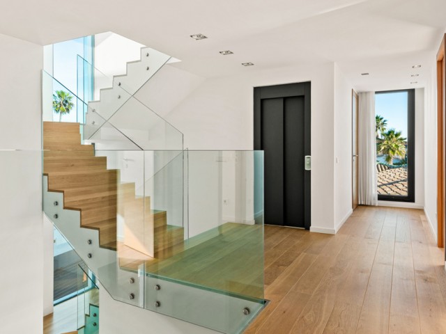 6 Schlafzimmer Villa in Costabella