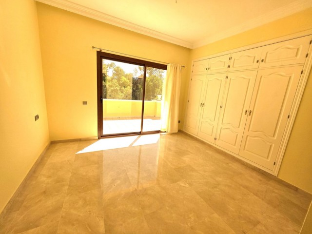 Villa avec 4 Chambres  à Hacienda Las Chapas