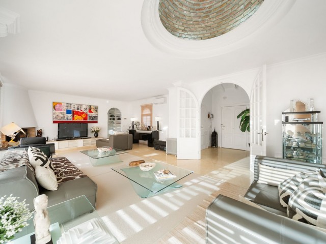 Villa avec 4 Chambres  à El Chaparral