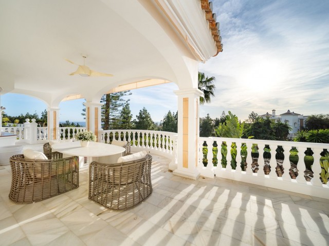 Villa avec 4 Chambres  à El Chaparral