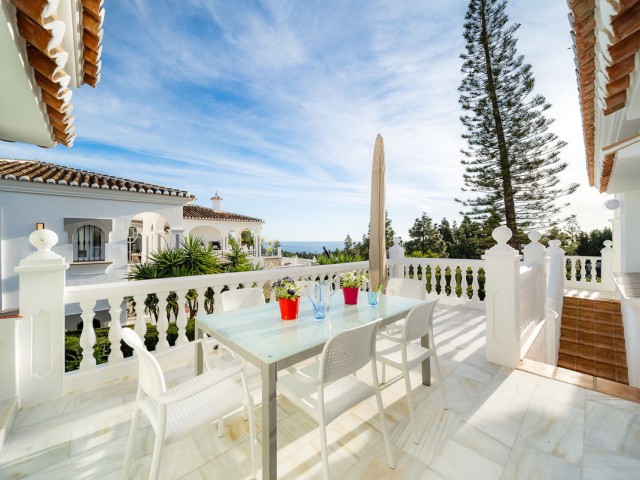 Villa avec 4 Chambres  à El Chaparral