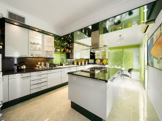 Villa avec 4 Chambres  à El Chaparral