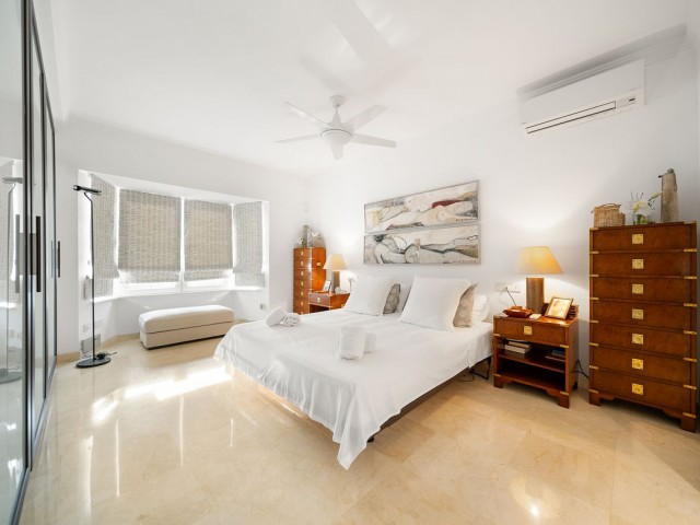 Villa avec 4 Chambres  à El Chaparral