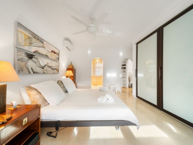 Villa avec 4 Chambres  à El Chaparral