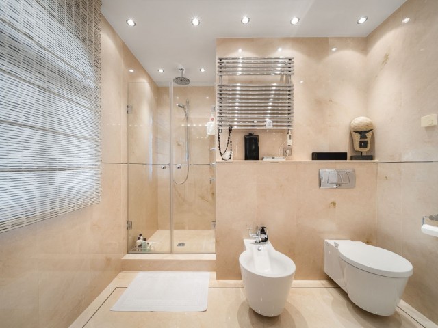 Villa avec 4 Chambres  à El Chaparral