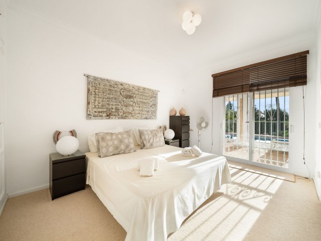 Villa avec 4 Chambres  à El Chaparral