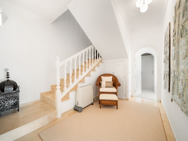 Villa avec 4 Chambres  à El Chaparral