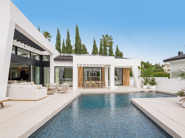 6 Soveroms Villa i Nueva Andalucía