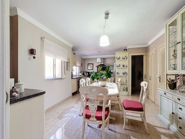 Villa avec 5 Chambres  à Estepona