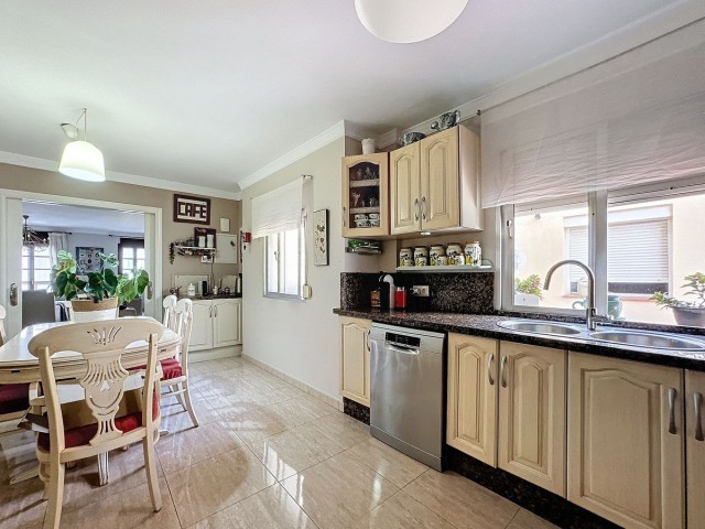 Villa avec 5 Chambres  à Estepona