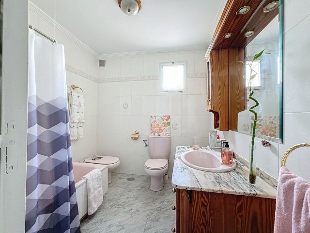 Villa avec 5 Chambres  à Estepona