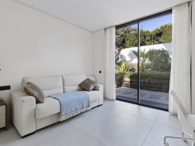 Villa avec 6 Chambres  à San Pedro de Alcántara