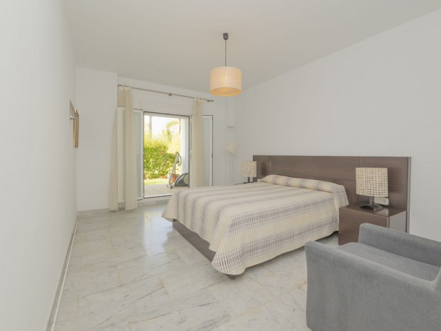 3 Slaapkamer Rijtjeshuis in Bahía de Marbella