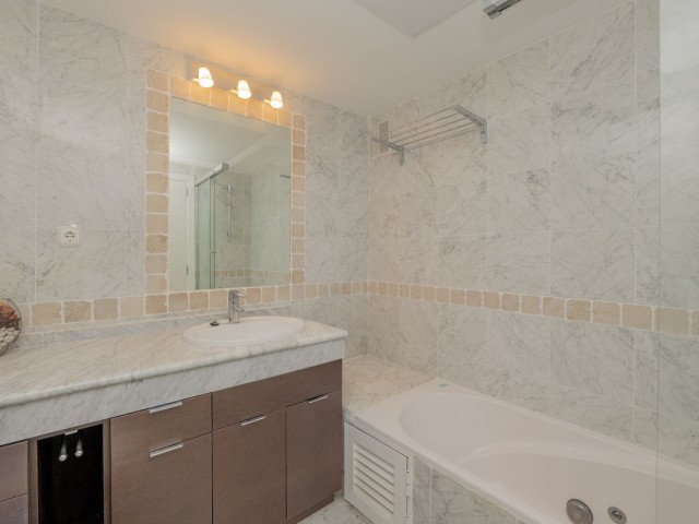 3 Slaapkamer Rijtjeshuis in Bahía de Marbella