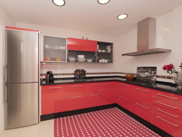 3 Slaapkamer Rijtjeshuis in Bahía de Marbella