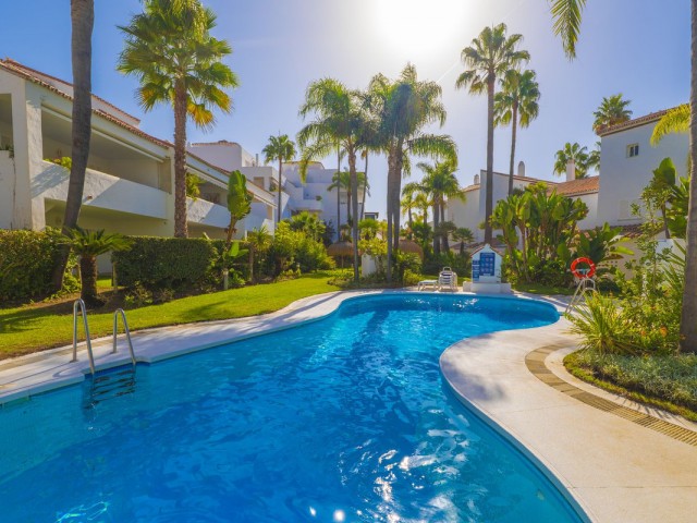 Rijtjeshuis, Bahía de Marbella, R5199661