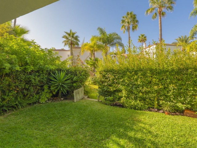 Rijtjeshuis, Bahía de Marbella, R5199661