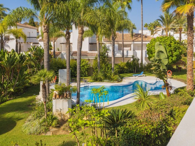 3 Slaapkamer Rijtjeshuis in Bahía de Marbella
