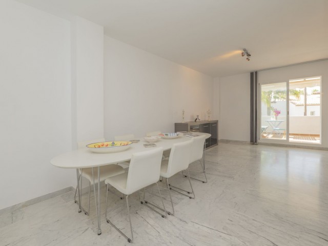 3 Slaapkamer Rijtjeshuis in Bahía de Marbella