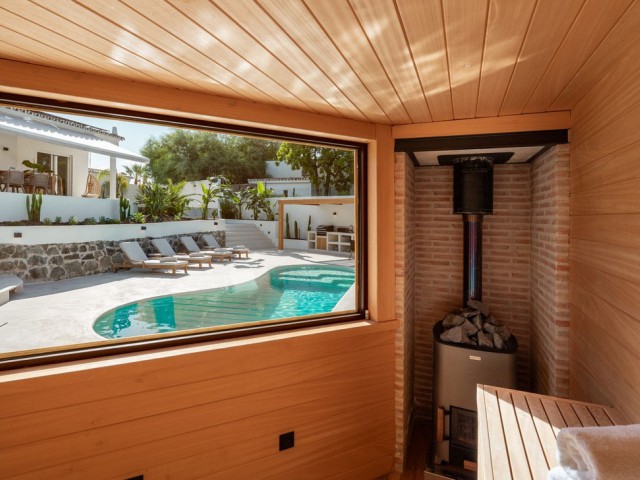 4 Bedrooms Villa in Guadalmina Alta