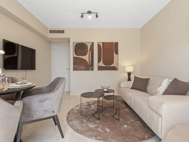 Apartamento con 2 Dormitorios  en Estepona