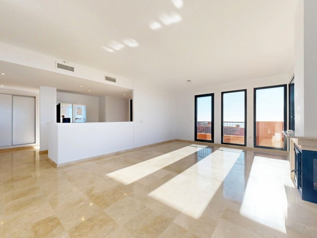 2 Bedrooms Apartment in Calahonda