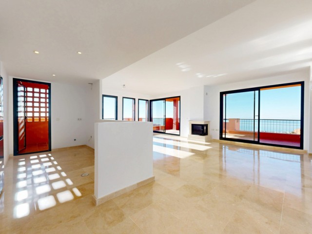2 Bedrooms Apartment in Calahonda