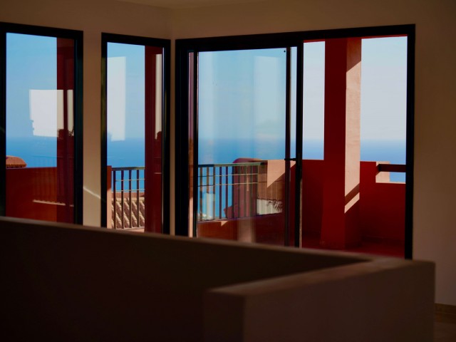 2 Bedrooms Apartment in Calahonda
