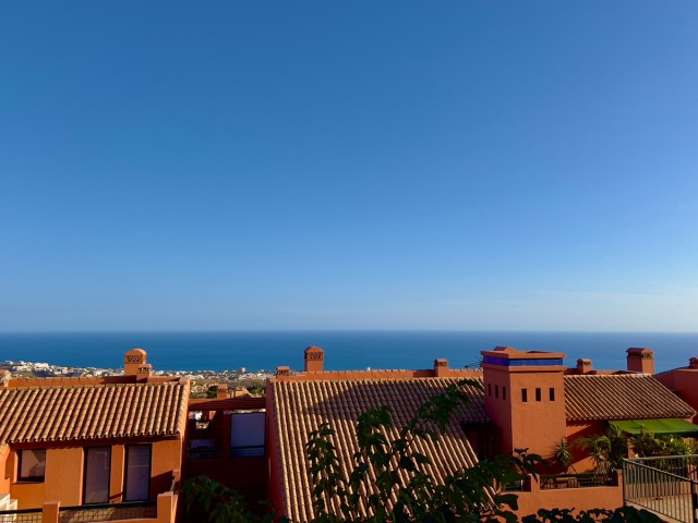 2 Bedrooms Apartment in Calahonda