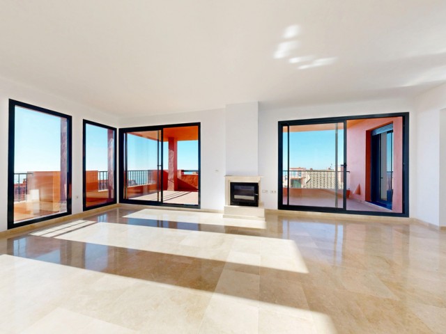 2 Bedrooms Apartment in Calahonda