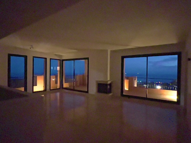 2 Bedrooms Apartment in Calahonda