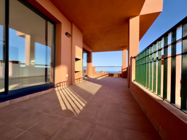 2 Bedrooms Apartment in Calahonda