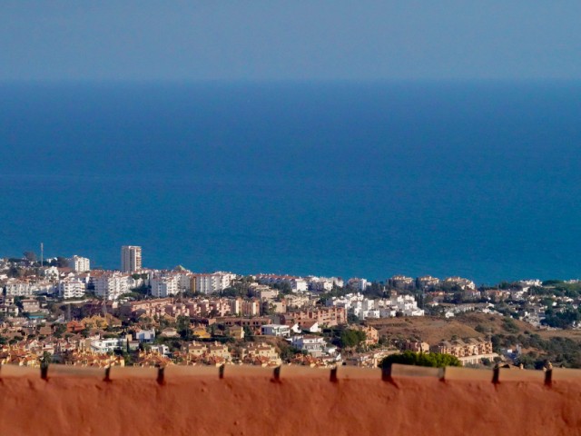 2 Bedrooms Apartment in Calahonda