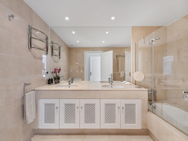 3 Soveroms Leilighet i Nueva Andalucía