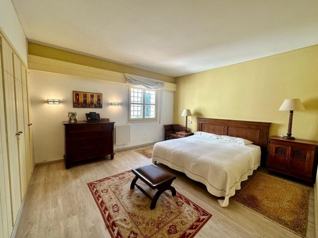 4 Bedrooms Apartment in Puerto Banús