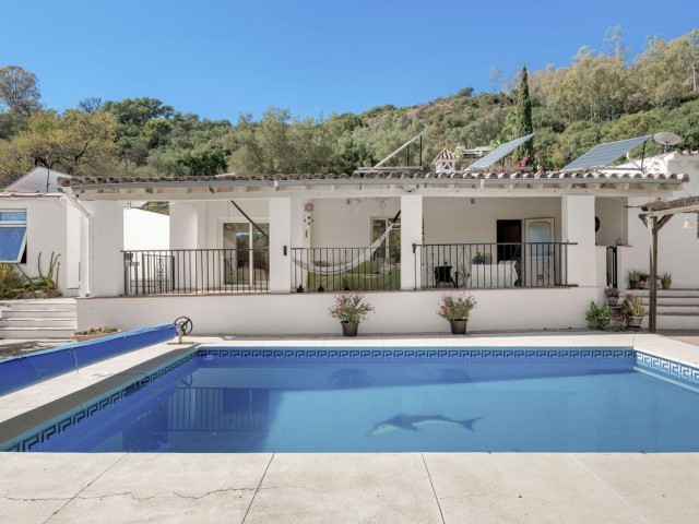 3 Bedrooms Villa in Estepona