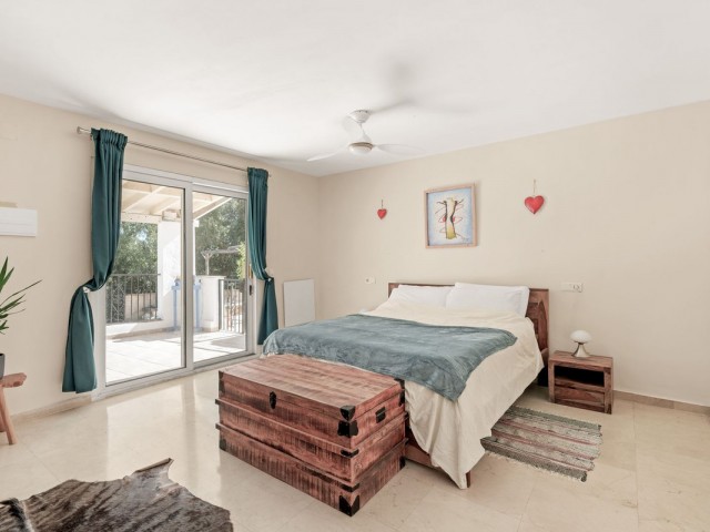 3 Bedrooms Villa in Estepona